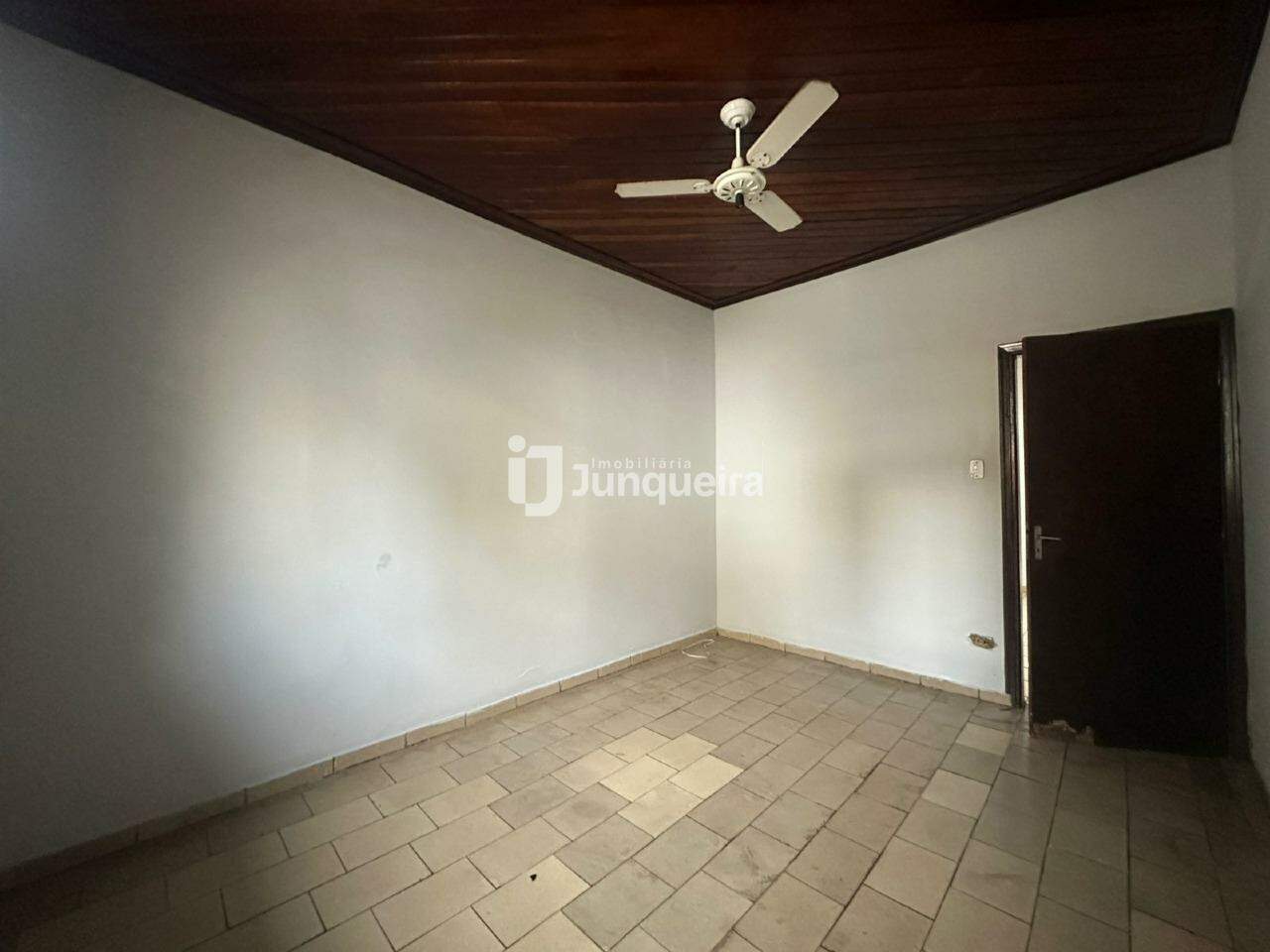 Casa para alugar, 1 quarto, 1 vaga, no bairro Centro em Piracicaba - SP