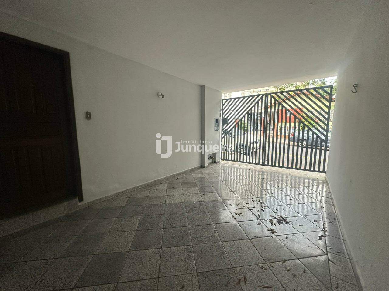 Casa para alugar, 1 quarto, 1 vaga, no bairro Centro em Piracicaba - SP