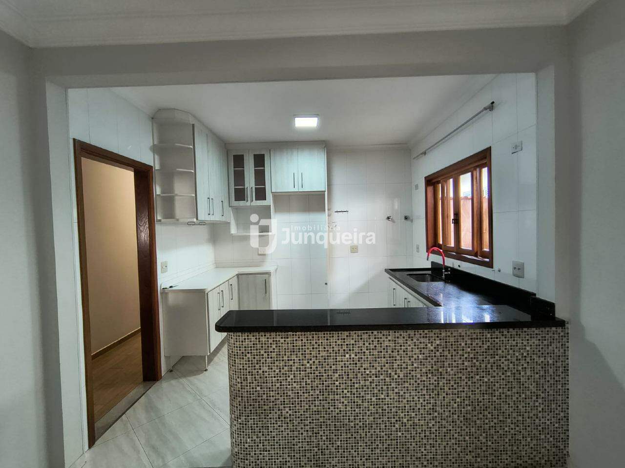 Casa para alugar, 3 quartos, sendo 1 suíte, 2 vagas, no bairro Campestre em Piracicaba - SP