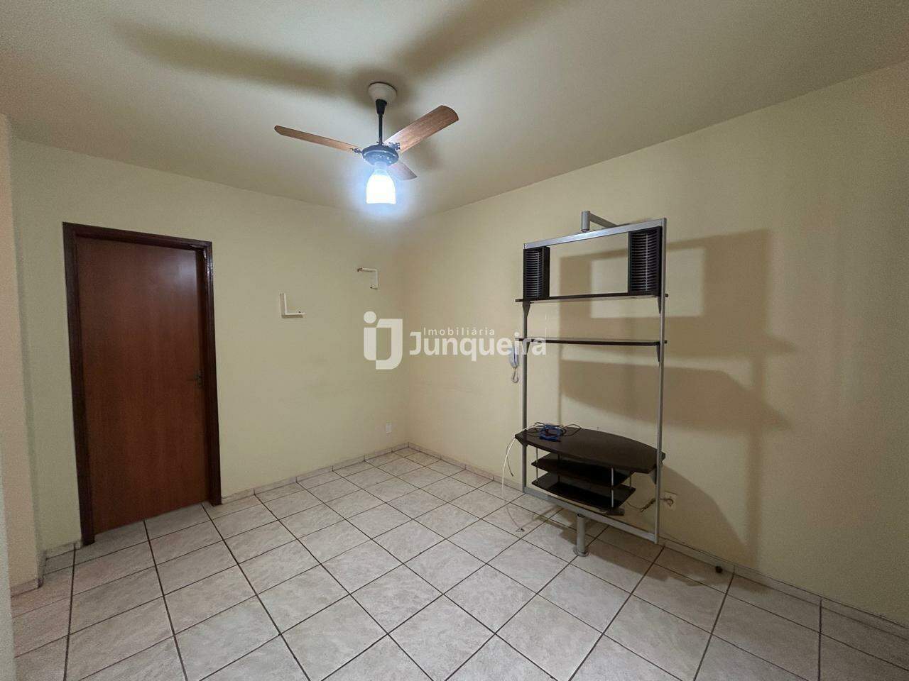Apartamento à venda no Condomínio Residencial Paola, 3 quartos, 1 vaga, no bairro Nova América em Piracicaba - SP
