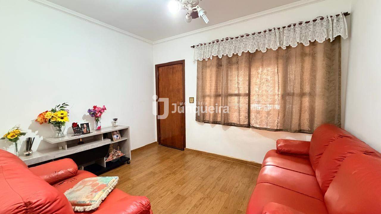 Casa à venda, 4 quartos, 3 vagas, no bairro Vila Rezende em Piracicaba - SP