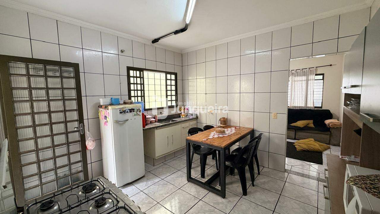 Casa à venda, 4 quartos, 3 vagas, no bairro Vila Rezende em Piracicaba - SP