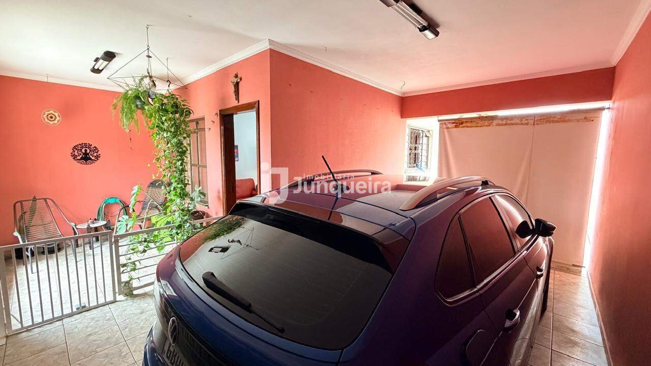 Casa à venda, 4 quartos, 3 vagas, no bairro Vila Rezende em Piracicaba - SP