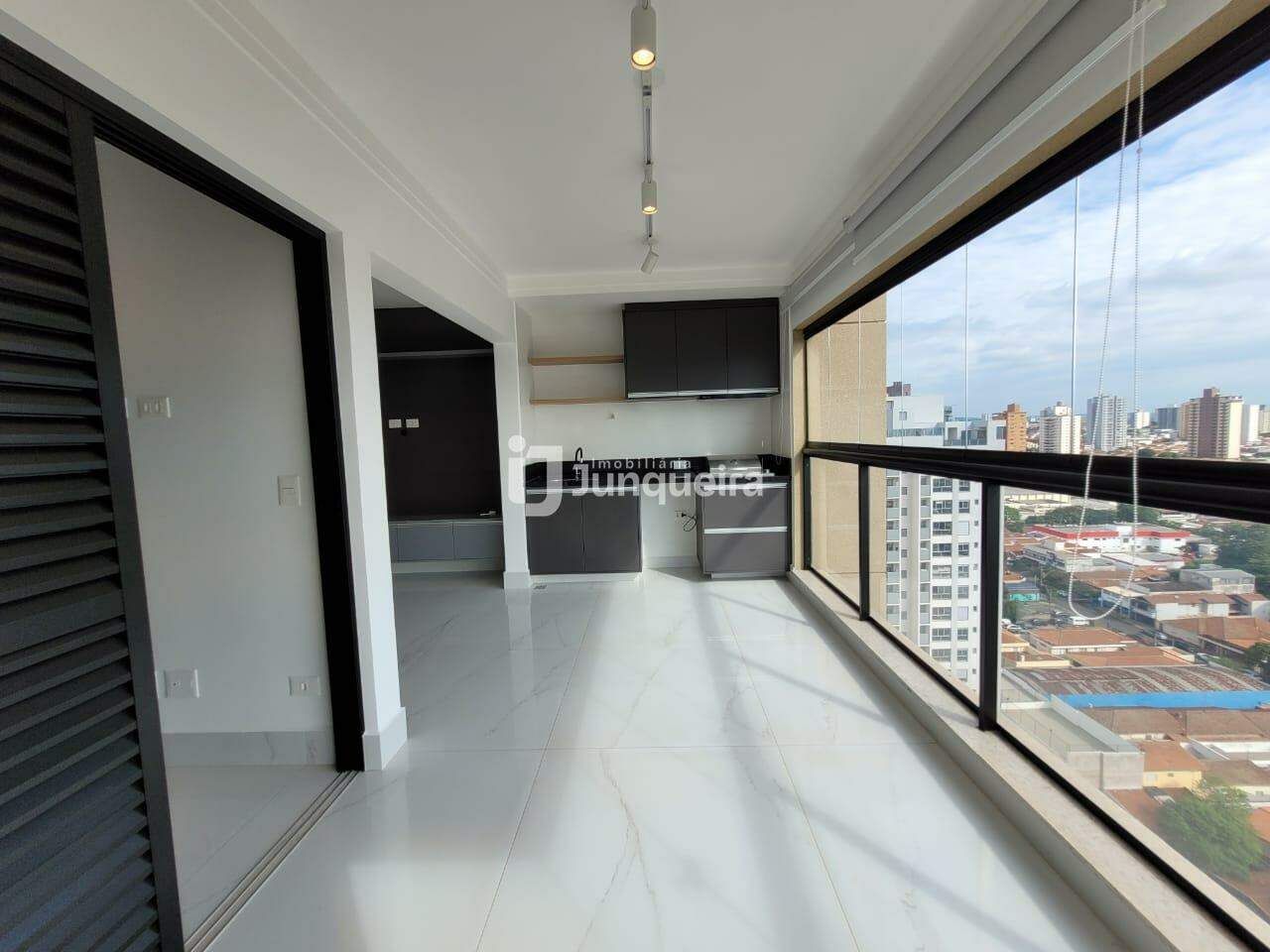 Apartamento para alugar no Ilha de Maui, 3 quartos, sendo 1 suíte, 2 vagas, no bairro São Judas em Piracicaba - SP