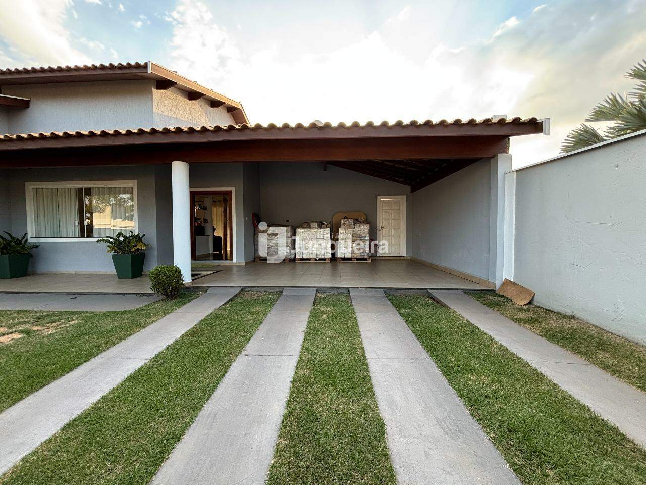 Casa em Condomínio à venda no Vivenda do Sol, 3 quartos, sendo 1 suíte, 4 vagas, no bairro Residencial Vivenda do Sol em Rio das Pedras - SP