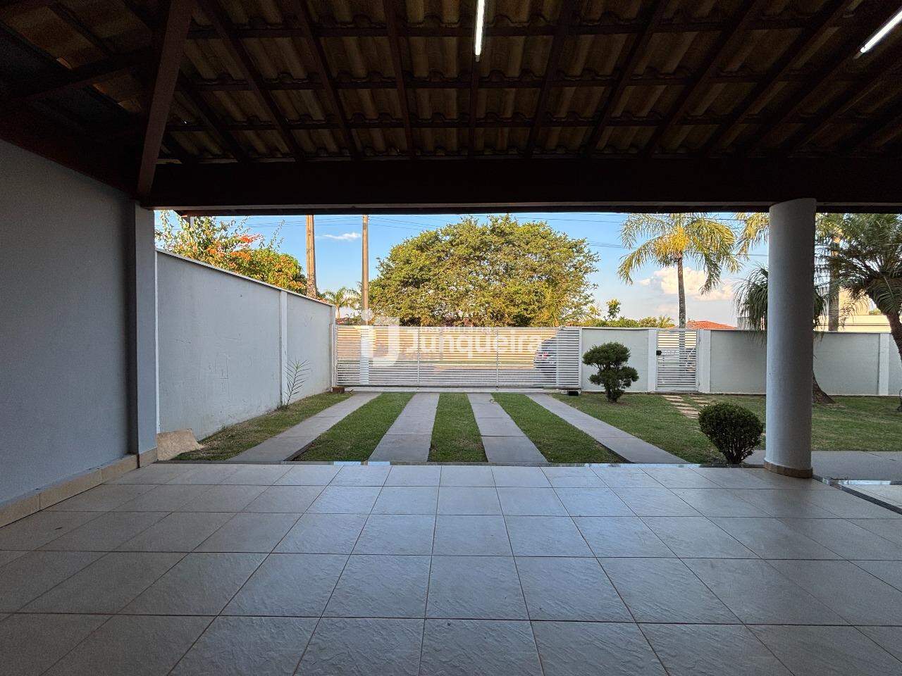 Casa em Condomínio à venda no Vivenda do Sol, 3 quartos, sendo 1 suíte, 4 vagas, no bairro Residencial Vivenda do Sol em Rio das Pedras - SP