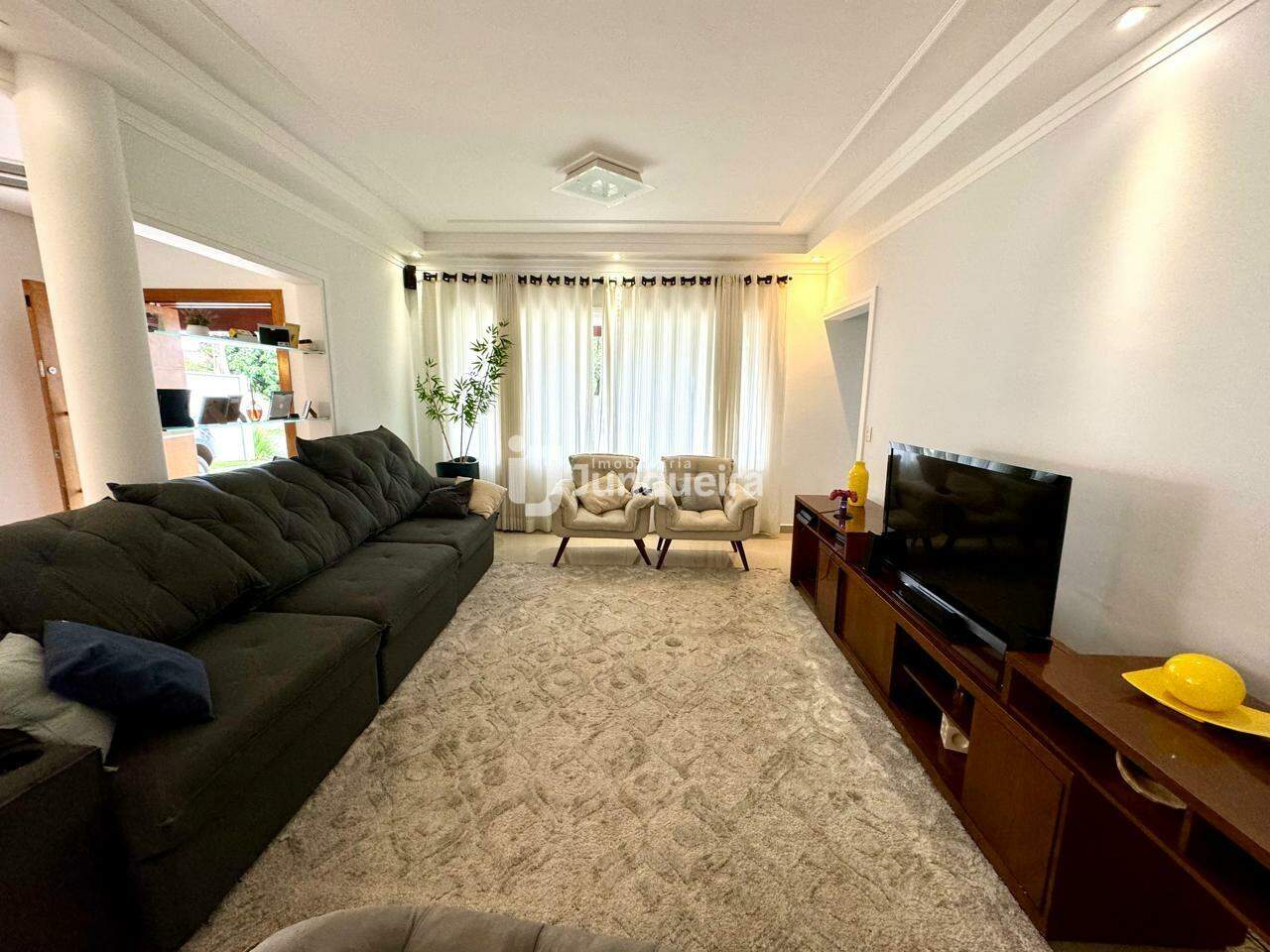 Casa em Condomínio à venda no Vivenda do Sol, 3 quartos, sendo 1 suíte, 4 vagas, no bairro Residencial Vivenda do Sol em Rio das Pedras - SP