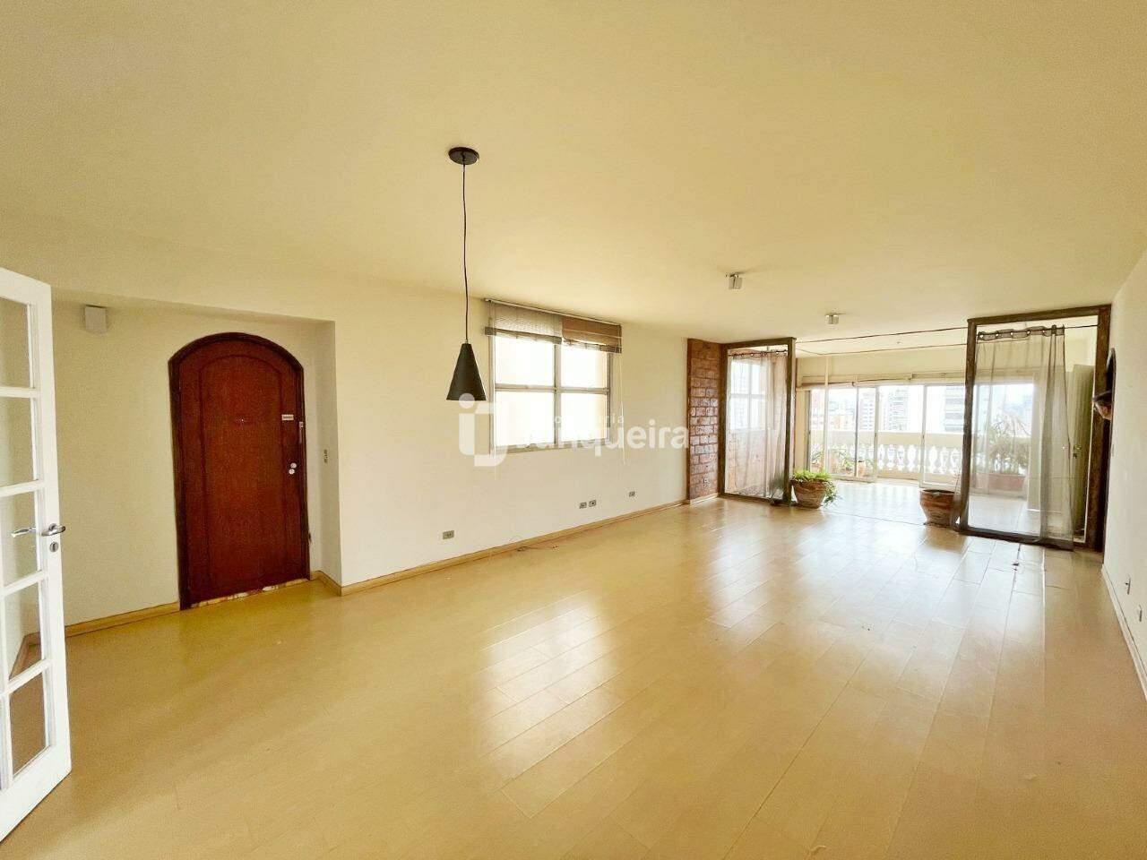 Apartamento à venda no Edifício Jorge César Vargas, 3 quartos, sendo 1 suíte, 1 vaga, no bairro Centro em Piracicaba - SP