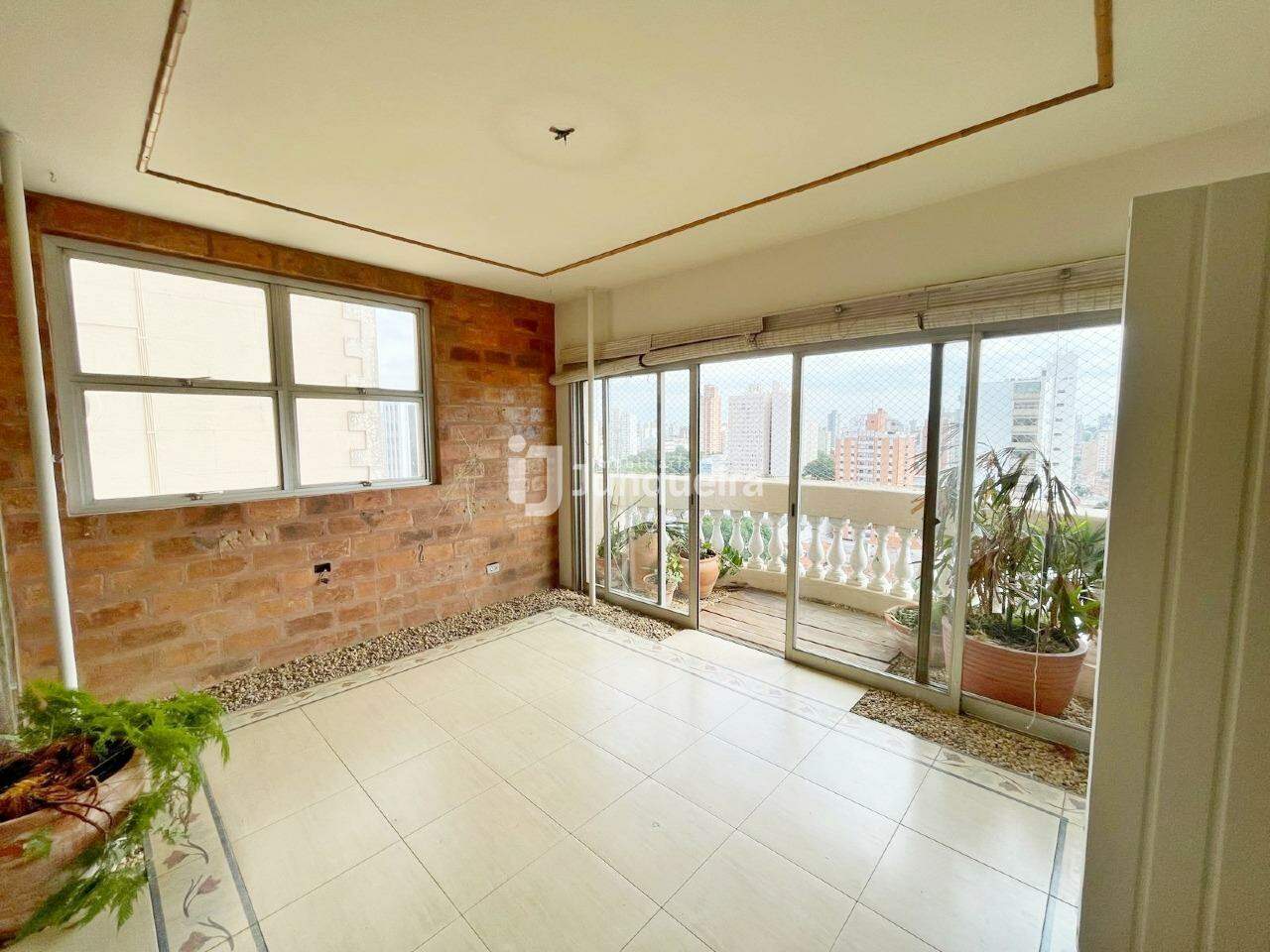 Apartamento à venda no Edifício Jorge César Vargas, 3 quartos, sendo 1 suíte, 1 vaga, no bairro Centro em Piracicaba - SP