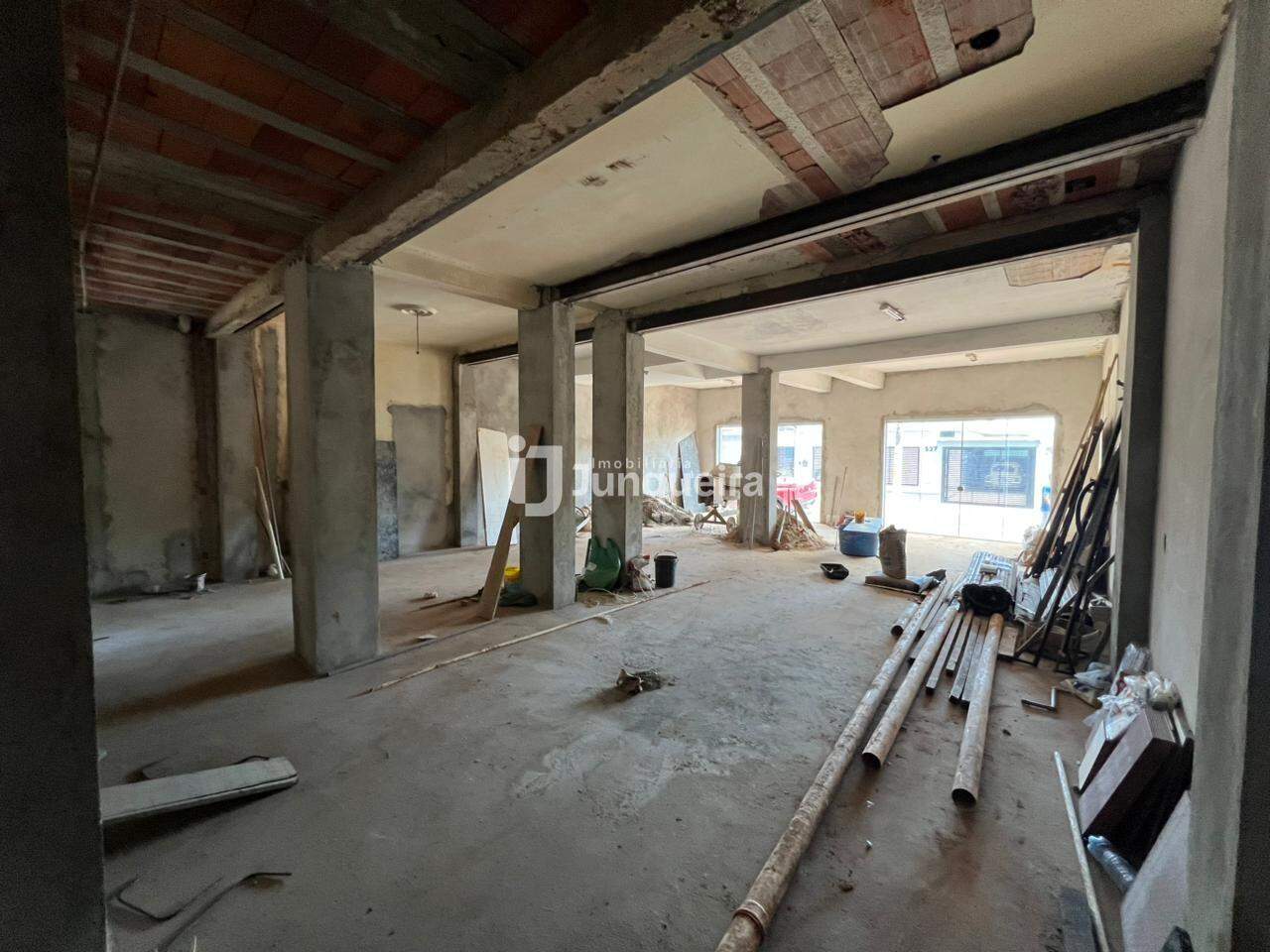 Salão para alugar, no bairro Centro em Rio das Pedras - SP