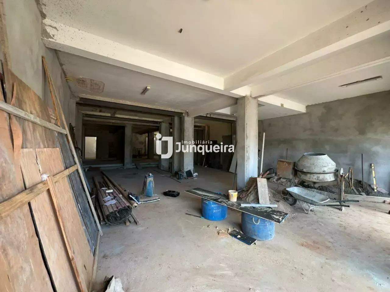 Salão para alugar, no bairro Centro em Rio das Pedras - SP