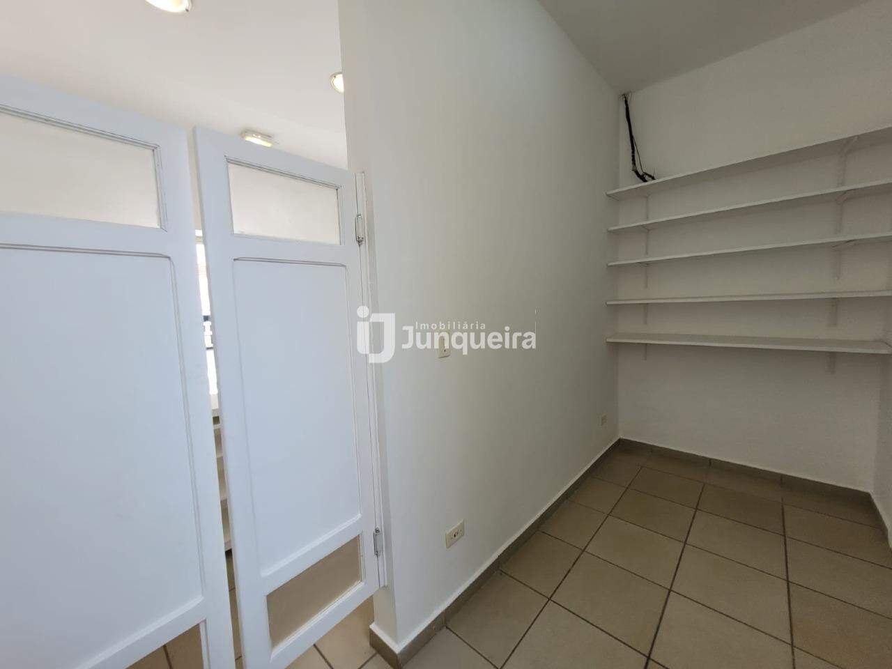 Salão para alugar, no bairro Centro em Piracicaba - SP