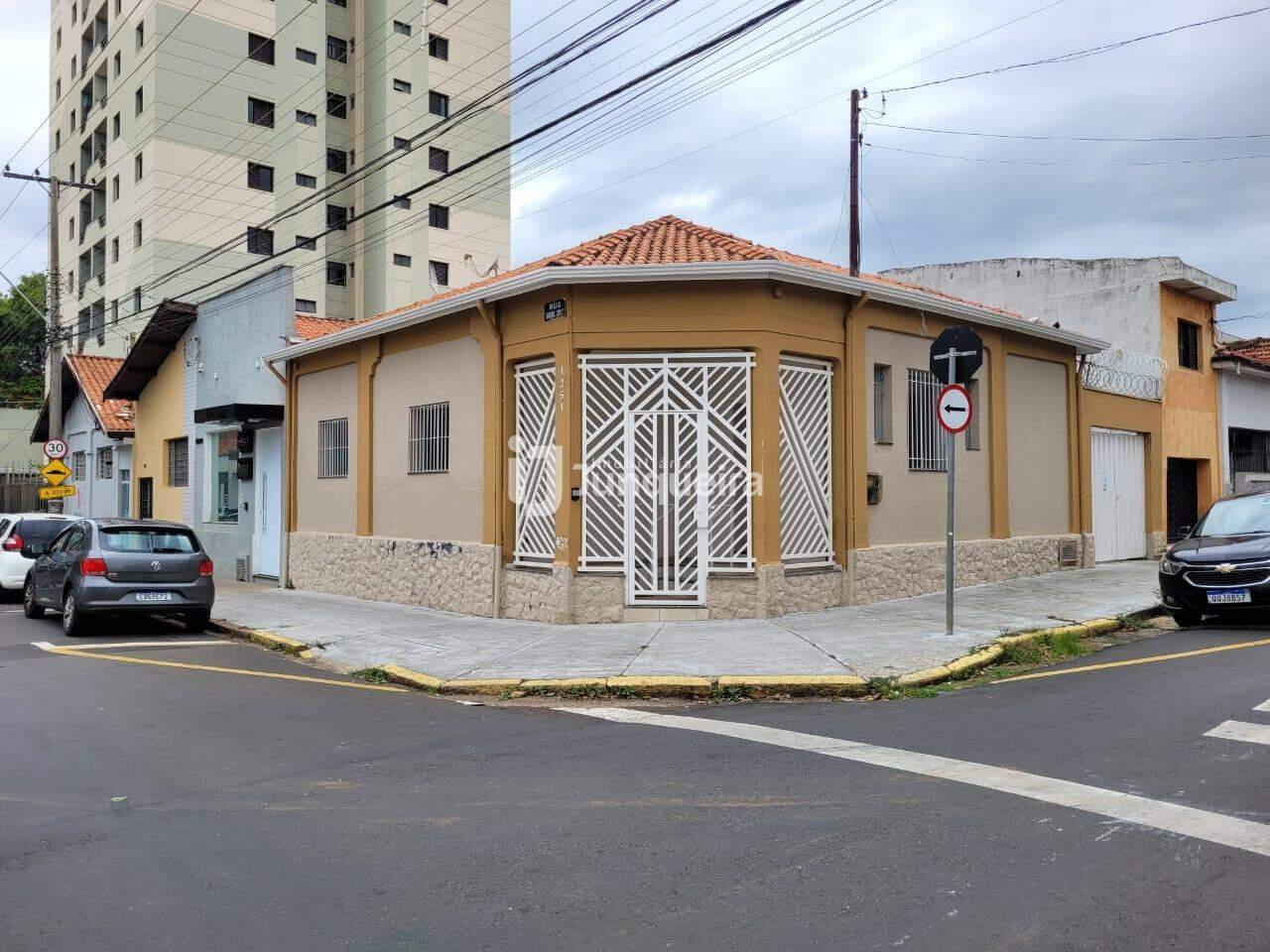 Casa Comercial para alugar, 3 quartos, 1 vaga, no bairro Cidade Alta em Piracicaba - SP