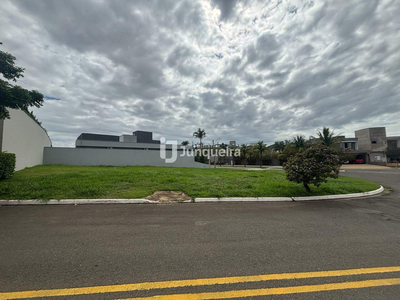 Terreno em Condomínio à venda no Reserva do Engenho , no bairro Reserva do Engenho em Piracicaba - SP