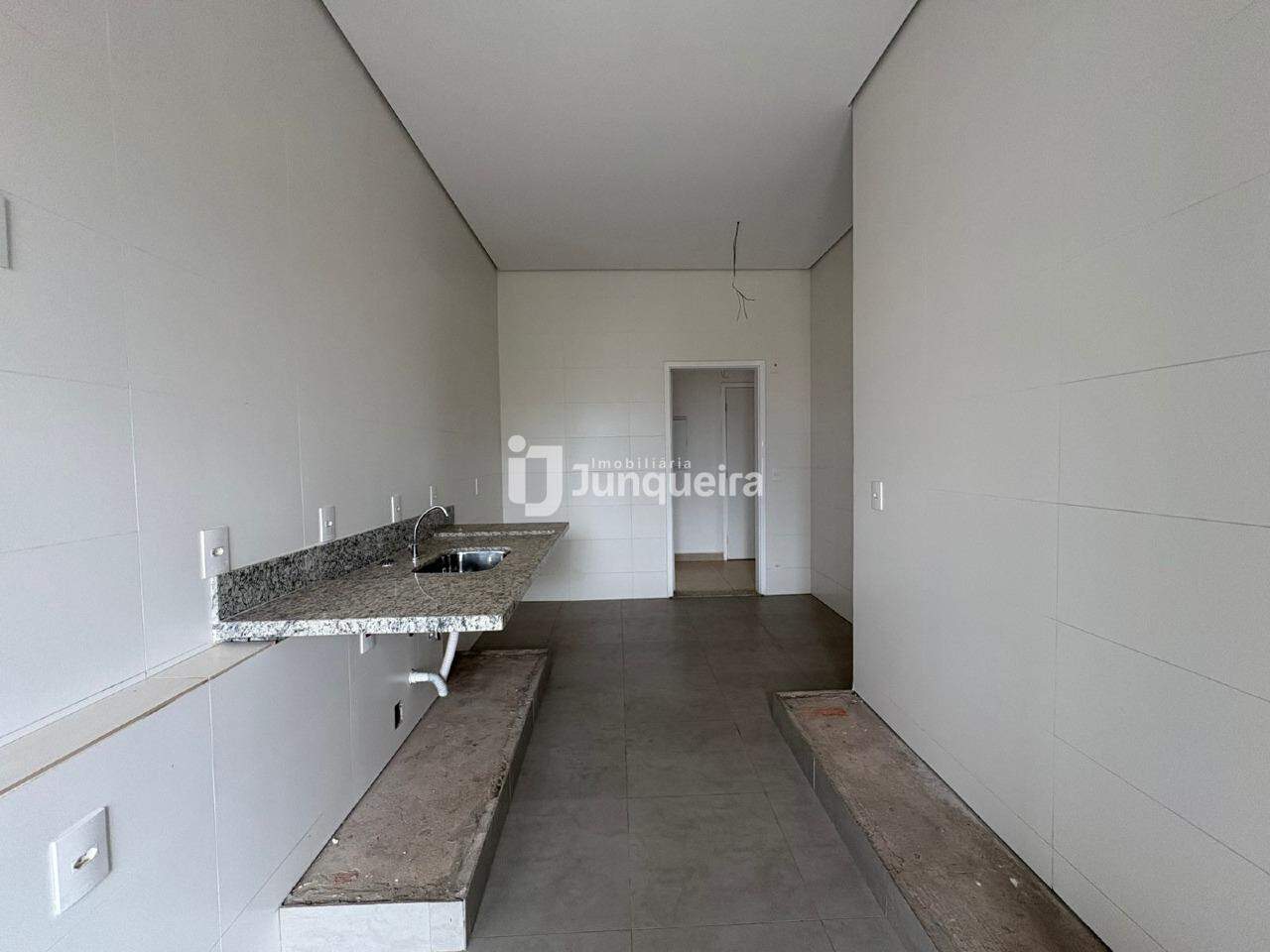 Apartamento à venda no Edifício Varandas, 3 quartos, sendo 1 suíte, 2 vagas, no bairro Nova América em Piracicaba - SP
