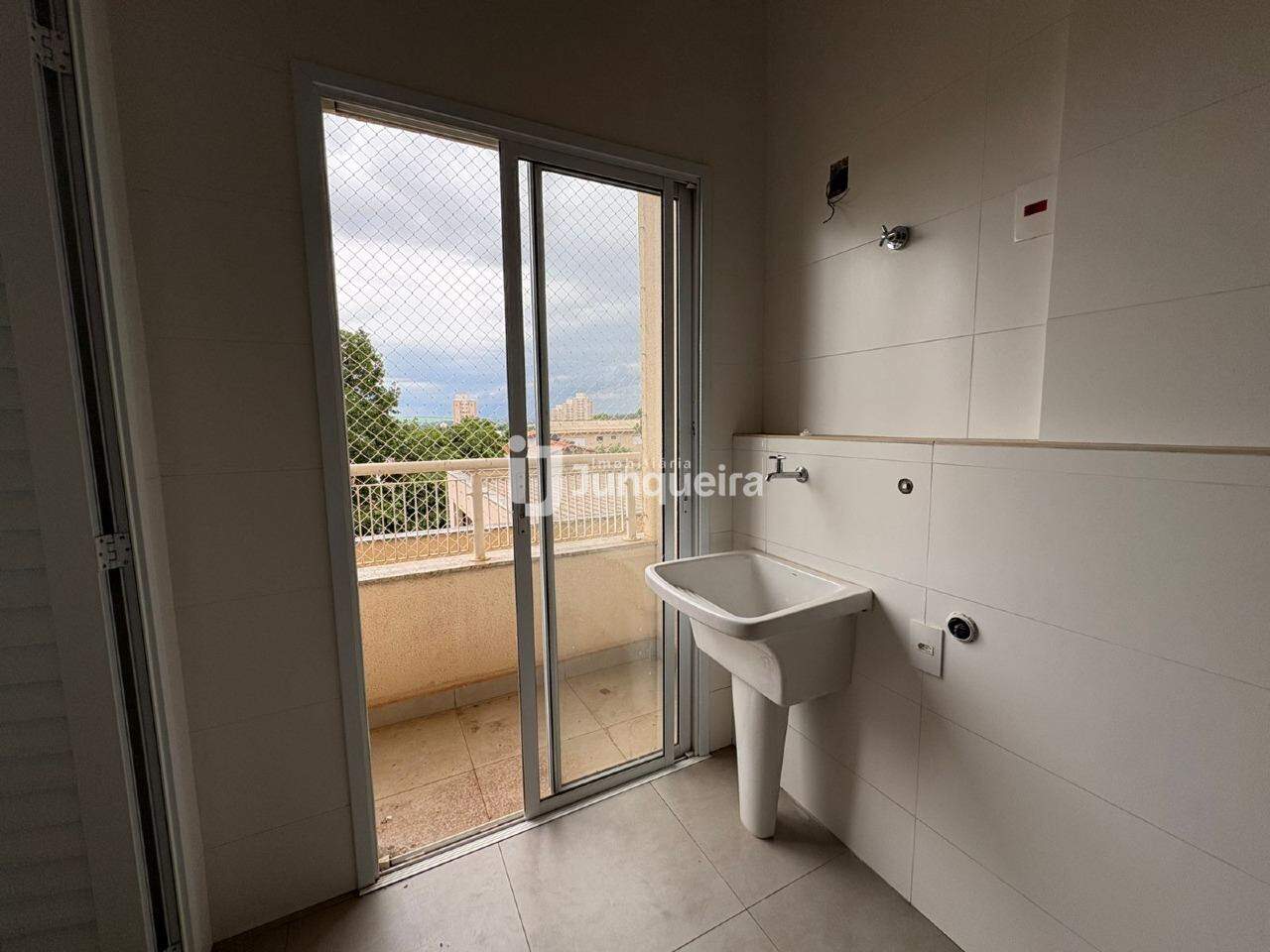 Apartamento à venda no Edifício Varandas, 3 quartos, sendo 1 suíte, 2 vagas, no bairro Nova América em Piracicaba - SP