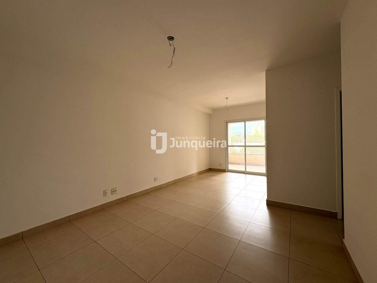 Apartamento à venda no Edifício Varandas, 3 quartos, sendo 1 suíte, 2 vagas, no bairro Nova América em Piracicaba - SP