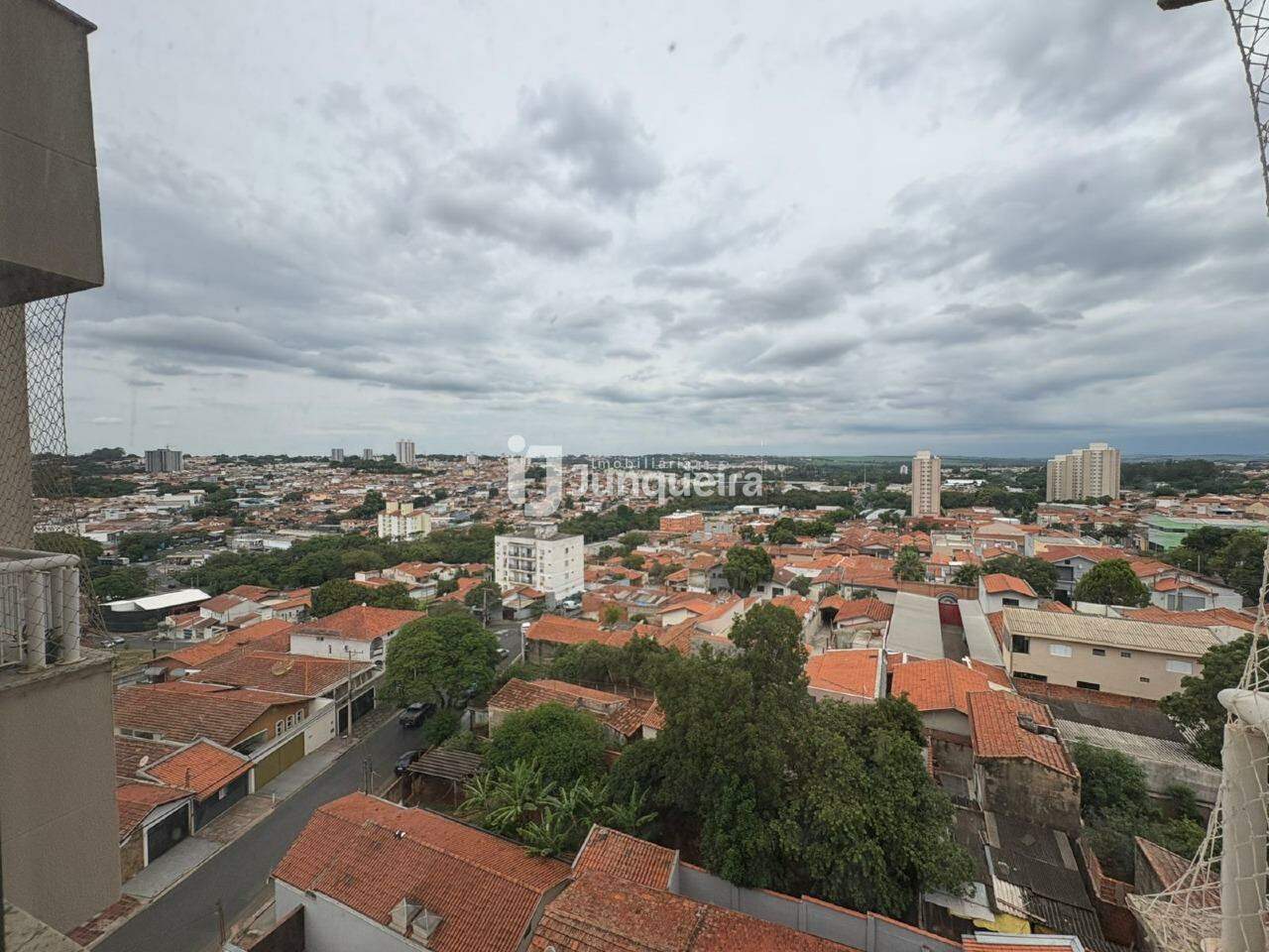 Apartamento à venda no Edifício Varandas, 3 quartos, sendo 1 suíte, 2 vagas, no bairro Nova América em Piracicaba - SP