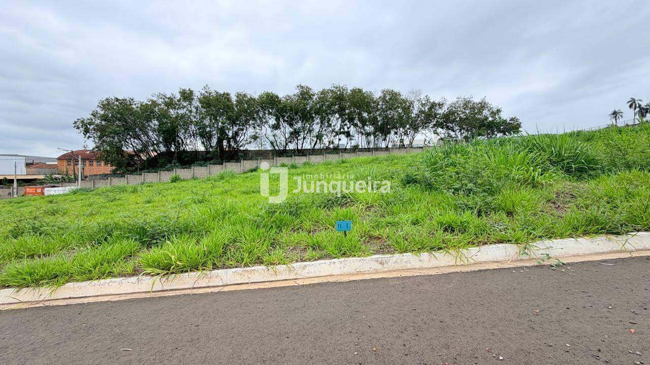 Terreno em Condomínio à venda no Terras do Sinhô III, no bairro Terras do Sinhô lll em Piracicaba - SP