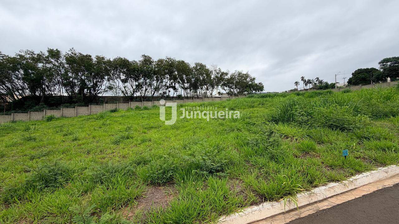 Terreno em Condomínio à venda no Terras do Sinhô III, no bairro Terras do Sinhô lll em Piracicaba - SP