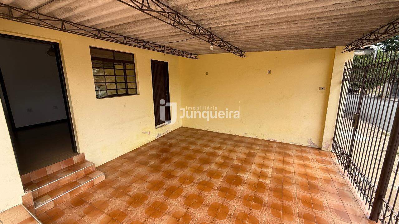 Casa para alugar, 2 quartos, 2 vagas, no bairro Santa Terezinha em Piracicaba - SP