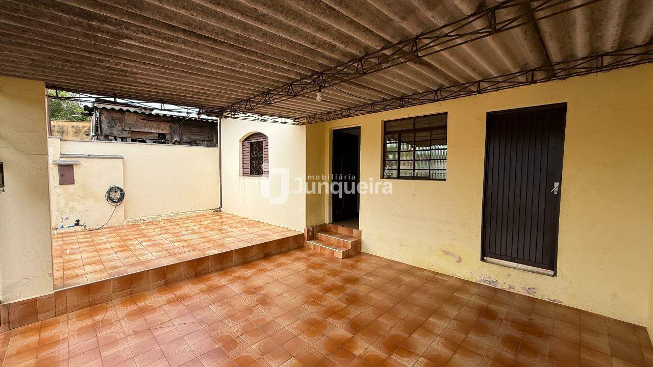 Casa para alugar, 2 quartos, 2 vagas, no bairro Santa Terezinha em Piracicaba - SP