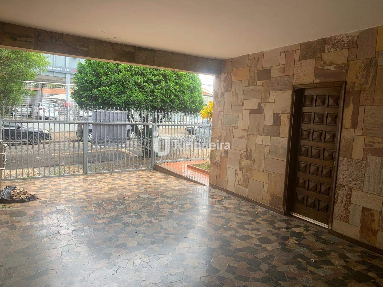 Casa à venda, 3 quartos, sendo 1 suíte, 1 vaga, no bairro São Luiz em Piracicaba - SP