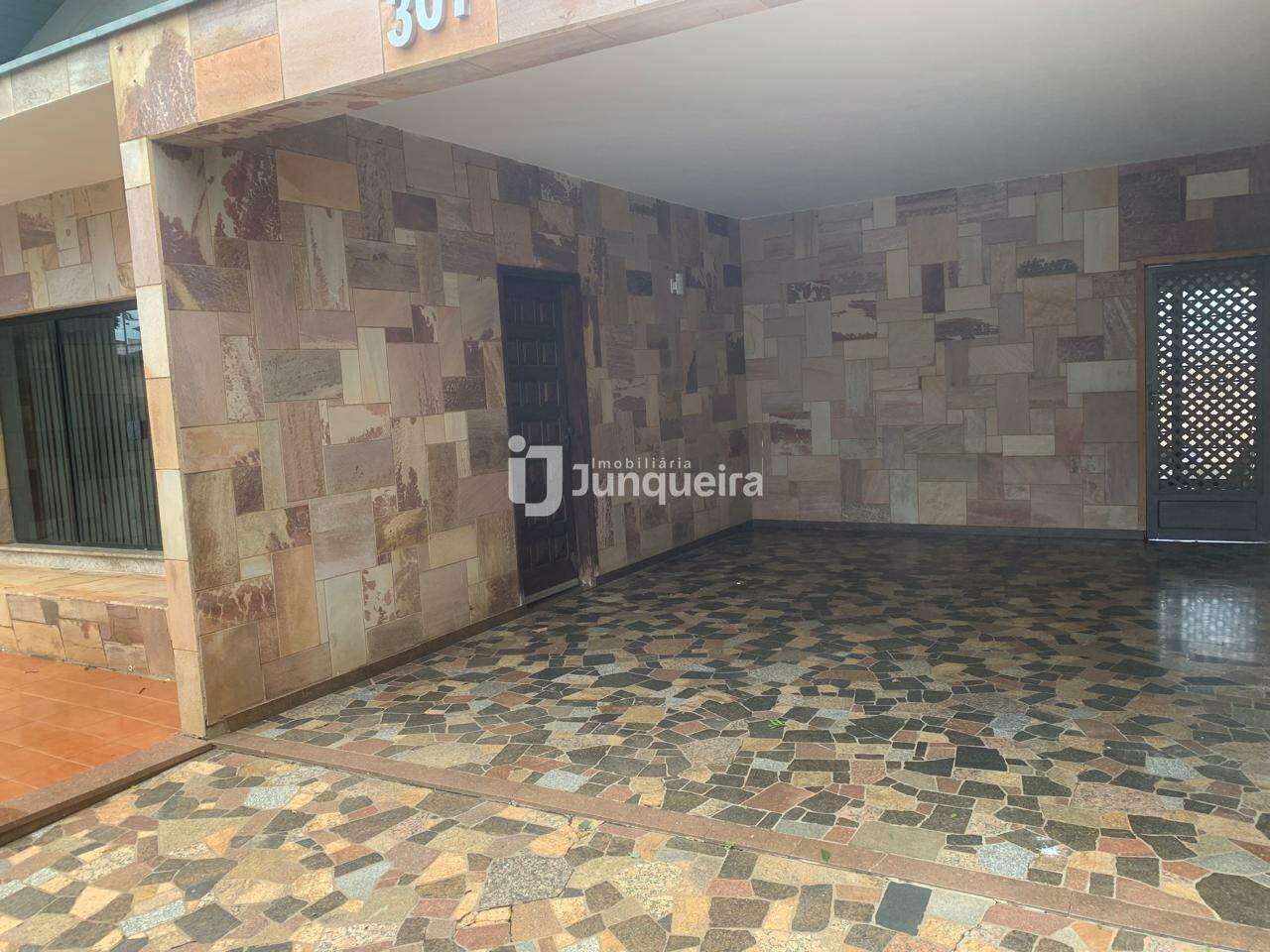 Casa à venda, 3 quartos, sendo 1 suíte, 1 vaga, no bairro São Luiz em Piracicaba - SP