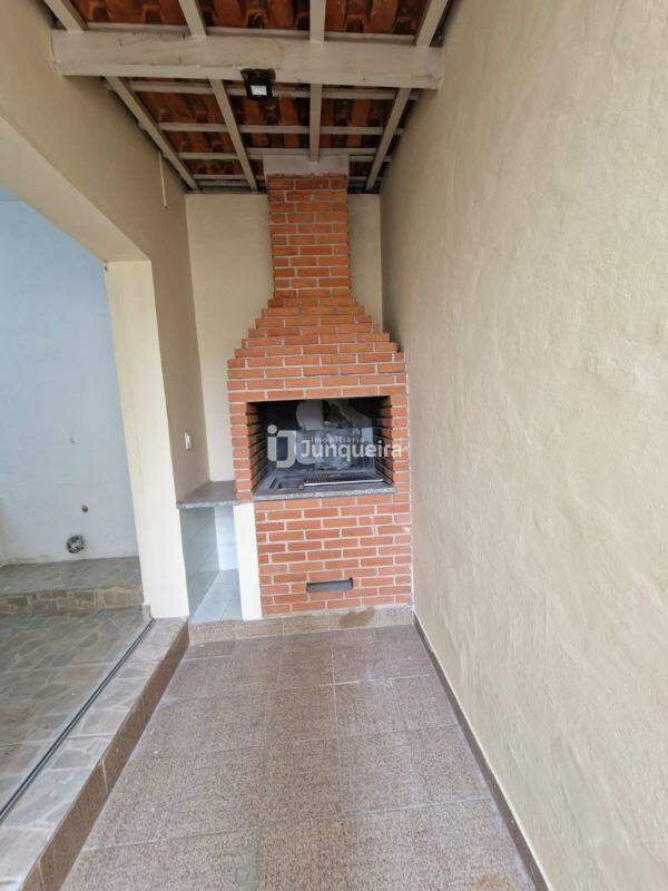 Casa à venda, 3 quartos, sendo 1 suíte, 4 vagas, no bairro Nova Piracicaba em Piracicaba - SP