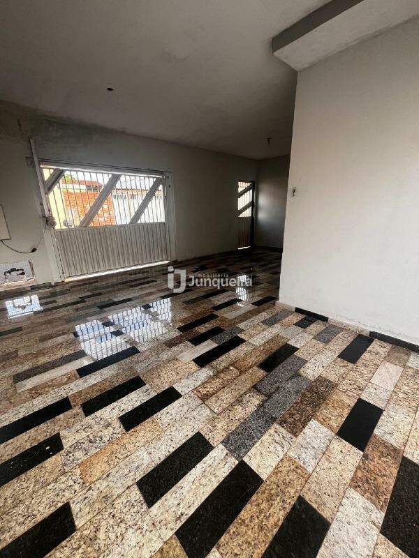 Casa à venda, 2 quartos, 1 vaga, no bairro Residencial Luiz Massud Coury em Rio das Pedras - SP