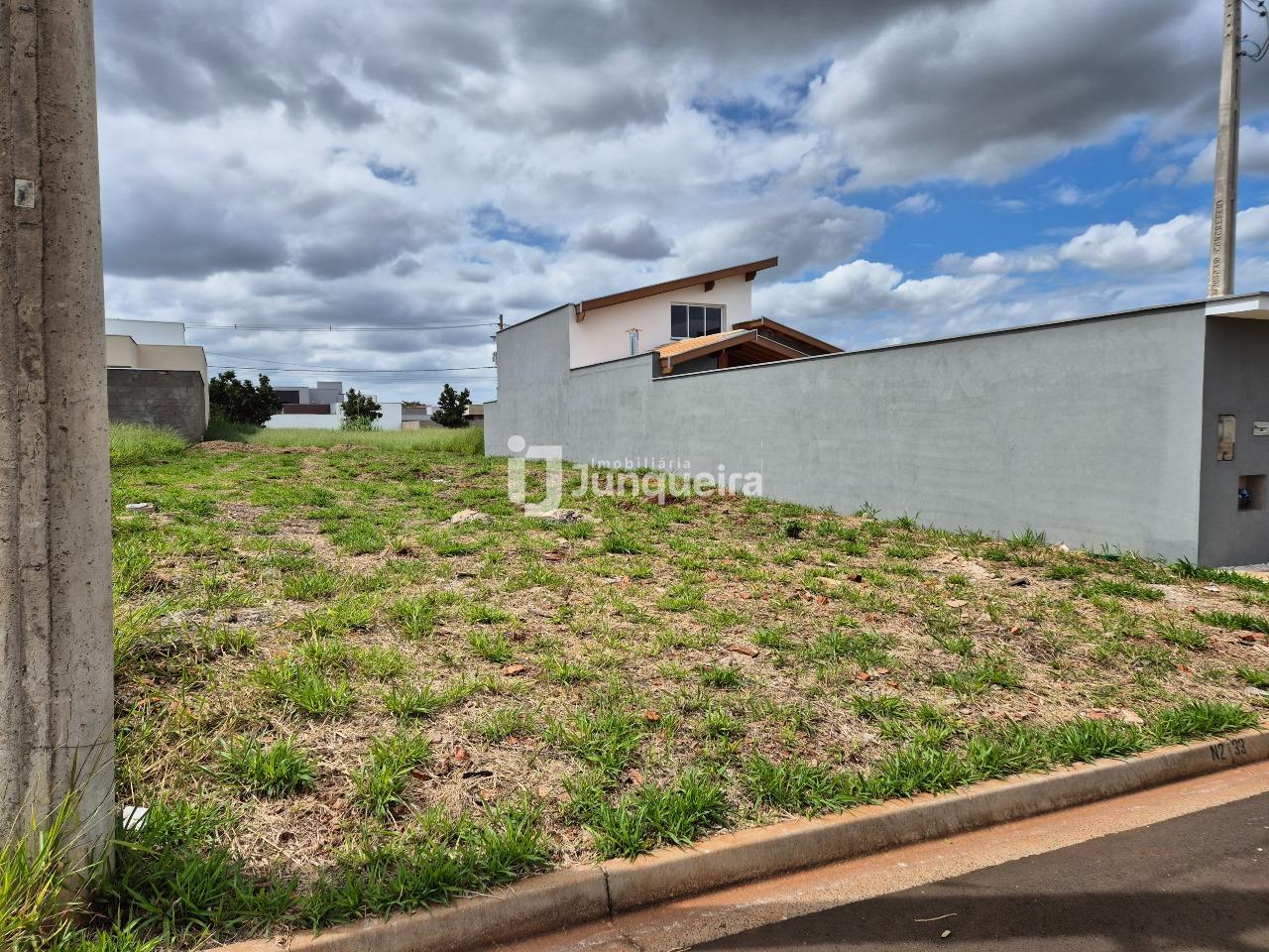 Terreno à venda, no bairro Terras Di Treviso em Piracicaba - SP