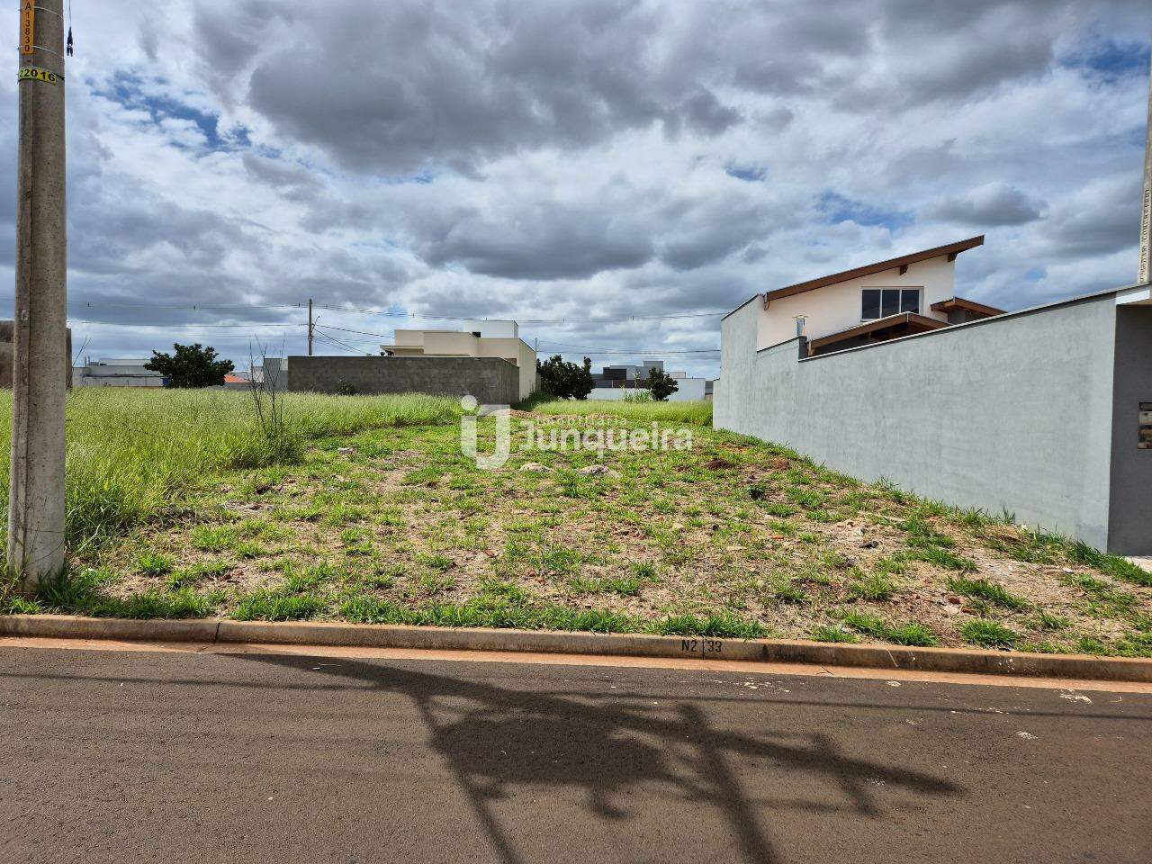Terreno à venda, no bairro Terras Di Treviso em Piracicaba - SP