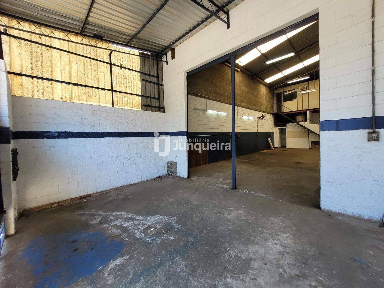 Galpão para alugar, no bairro Água Branca em Piracicaba - SP