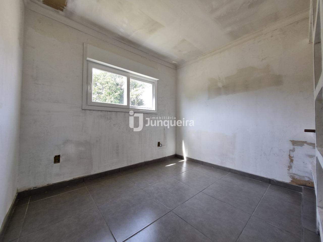 Chácara à venda, sendo 3 suítes, no bairro Serra Azul I em Charqueada - SP