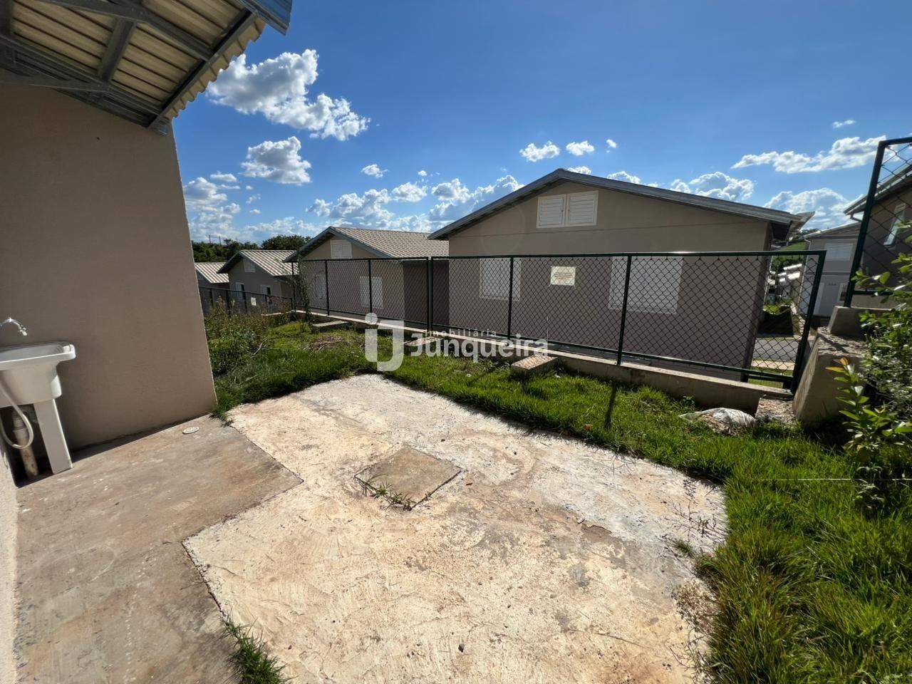 Casa em Condomínio para alugar no Residencial Parque das Flores, 2 quartos, 1 vaga, no bairro Santa Terezinha em Piracicaba - SP