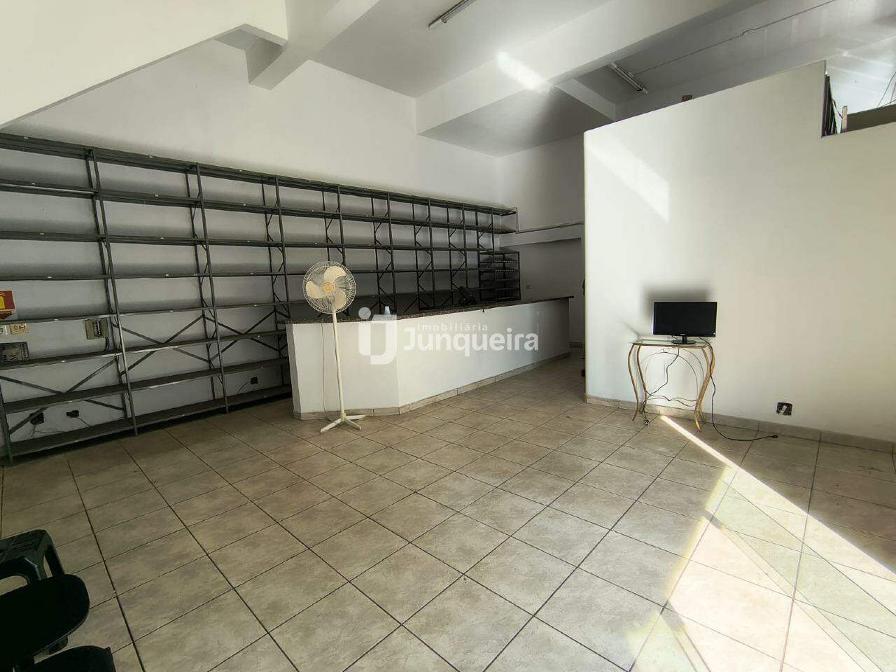 Salão para alugar, no bairro Centro (Ártemis) em Piracicaba - SP