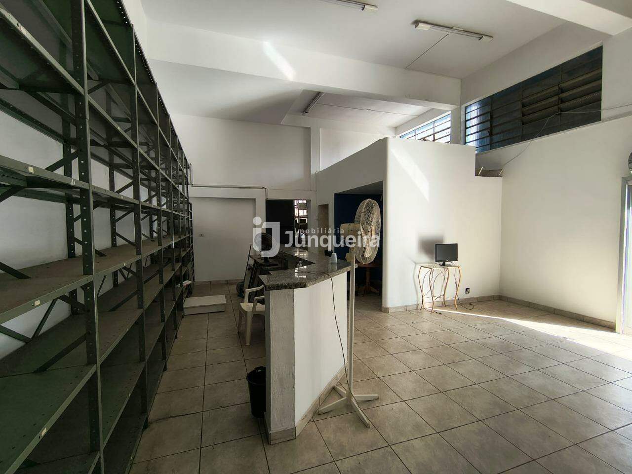 Salão para alugar, no bairro Centro (Ártemis) em Piracicaba - SP