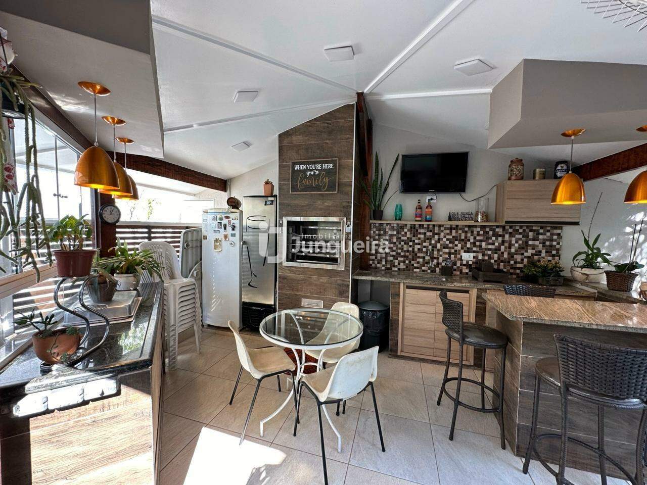 Casa à venda, 4 quartos, sendo 2 suítes, 4 vagas, no bairro Nova Piracicaba em Piracicaba - SP