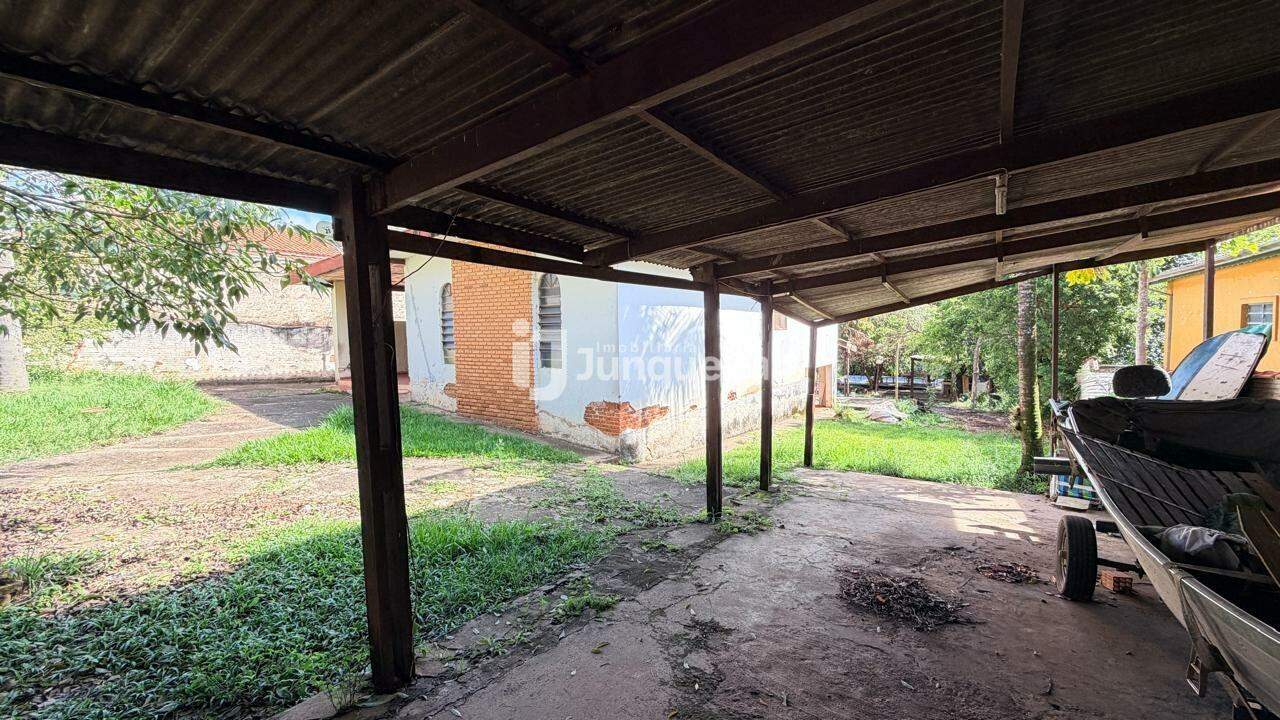 Chácara à venda, 5 quartos, sendo 1 suíte, no bairro Estância Lago Azul (Ártemis) em Piracicaba - SP