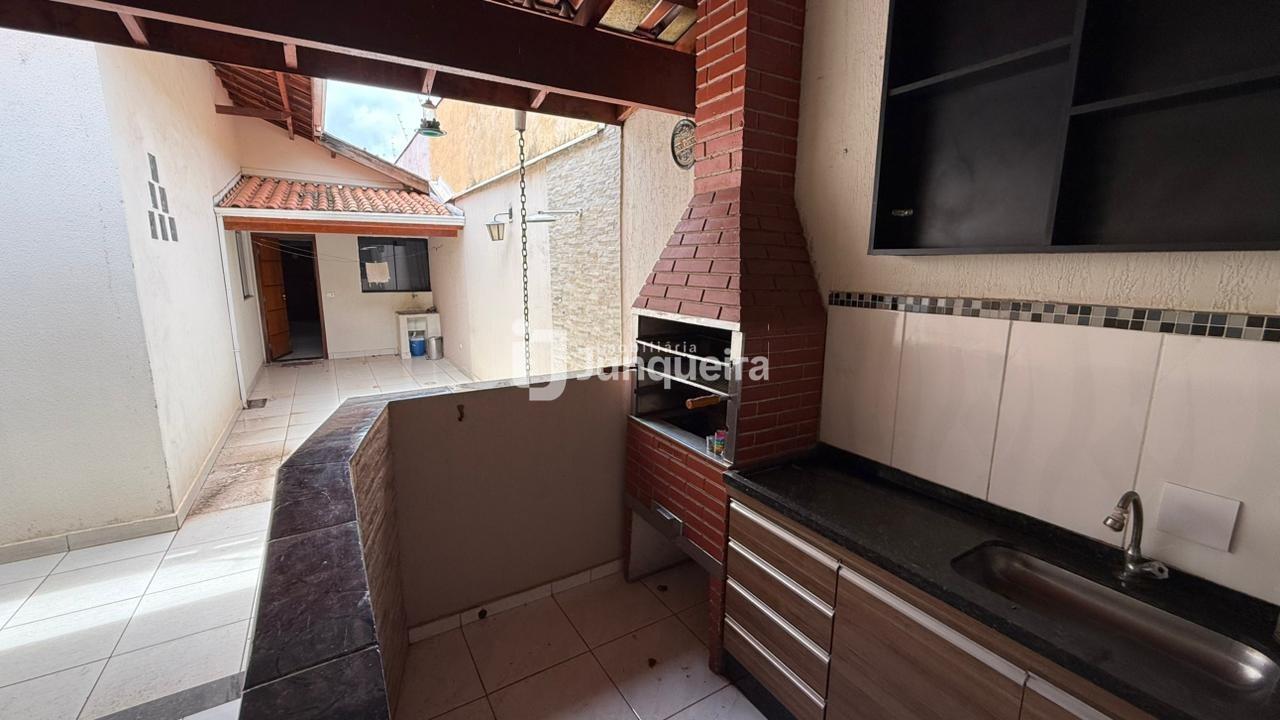 Casa para alugar, 2 quartos, sendo 1 suíte, 2 vagas, no bairro Parque Residencial Piracicaba  Balbo em Piracicaba - SP