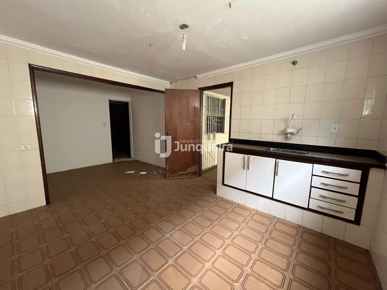 Casa à venda, 3 quartos, 2 vagas, no bairro Santa Terezinha em Piracicaba - SP