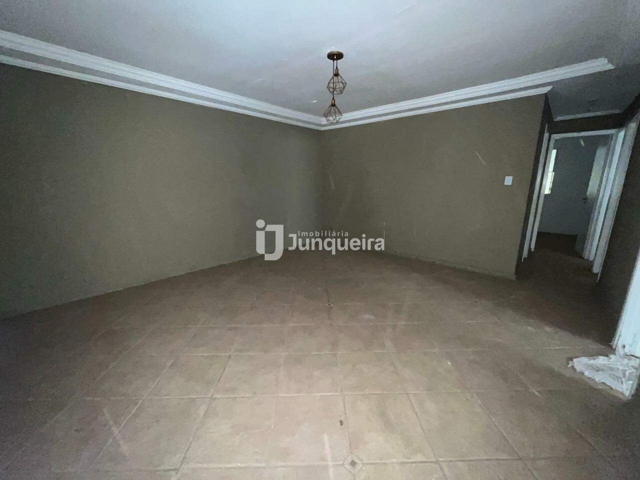 Casa à venda, 3 quartos, 2 vagas, no bairro Santa Terezinha em Piracicaba - SP