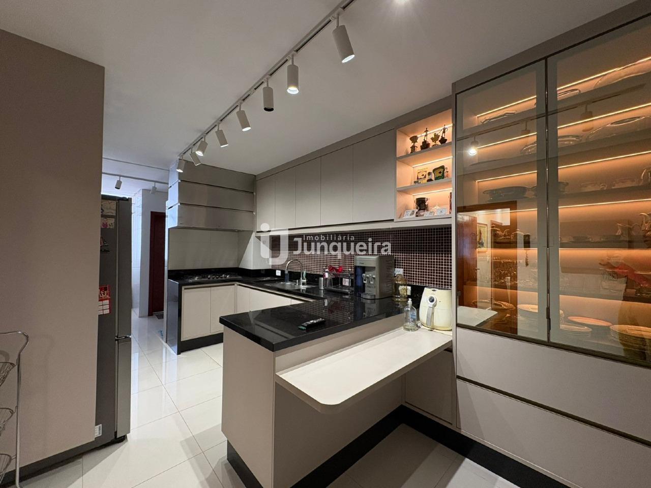 Apartamento à venda no Dom Pedro I, 3 quartos, sendo 2 suítes, 2 vagas, no bairro Alto em Piracicaba - SP