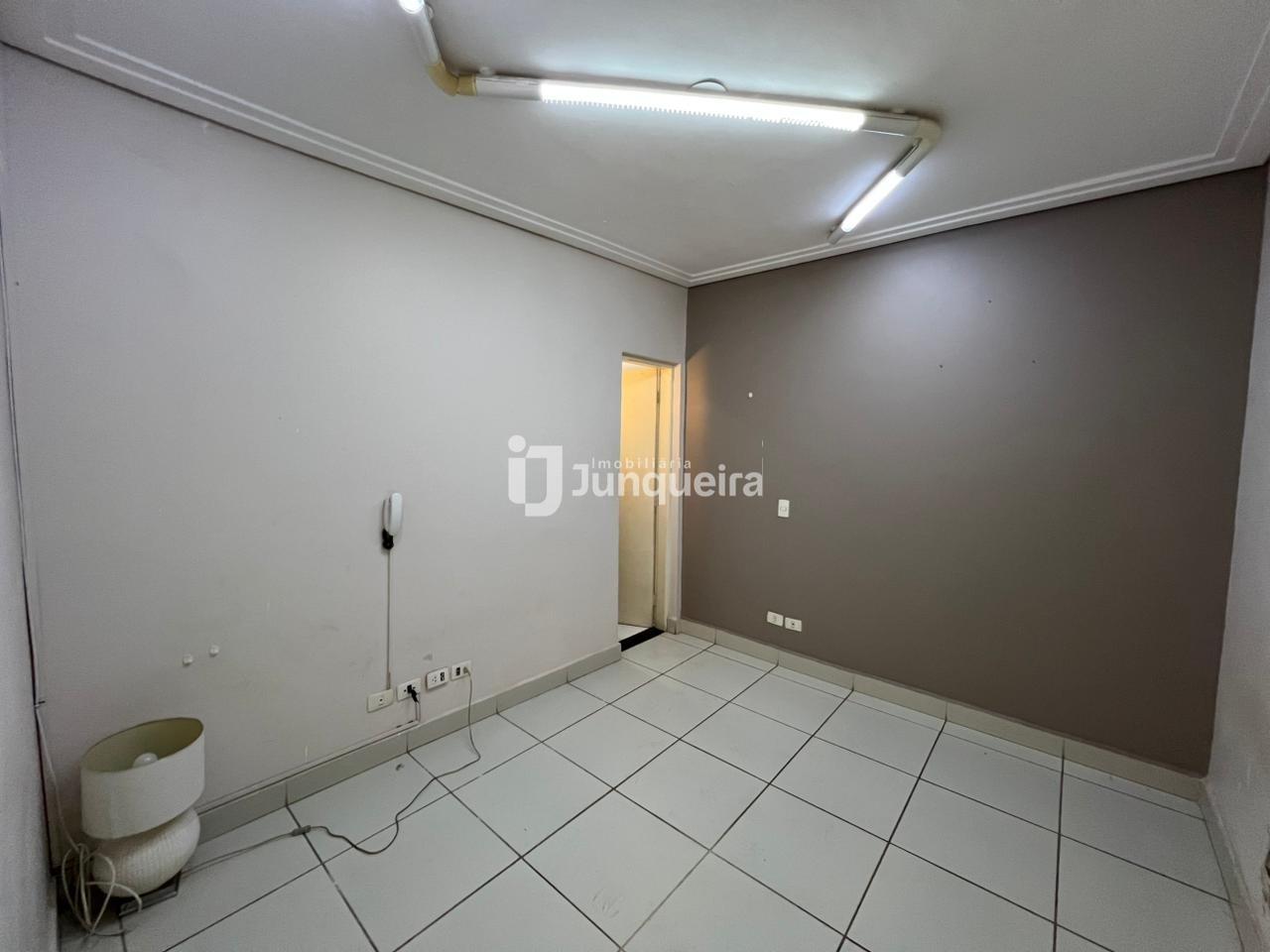Casa Comercial para alugar, 3 quartos, sendo 3 suítes, 1 vaga, no bairro Centro em Piracicaba - SP