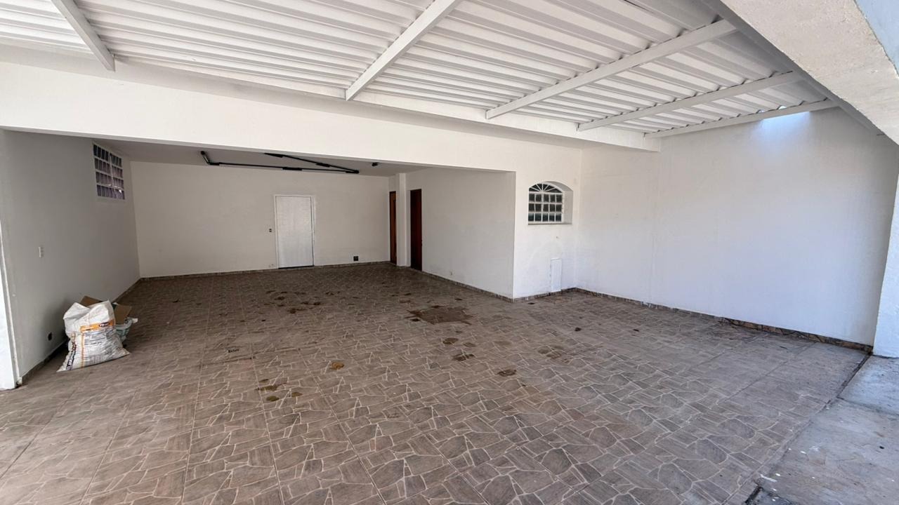 Casa Comercial para alugar, 4 quartos, sendo 2 suítes, 4 vagas, no bairro Cidade Jardim em Piracicaba - SP