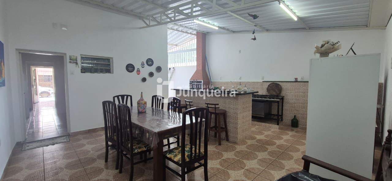 Casa à venda, 2 quartos, 1 vaga, no bairro Vila Rezende em Piracicaba - SP