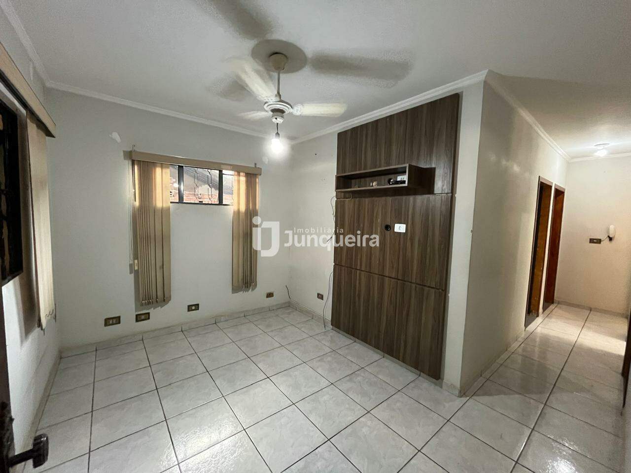 Casa à venda, 3 quartos, 2 vagas, no bairro Conjunto Residencial Mário Dedini em Piracicaba - SP