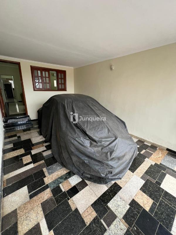 Casa para alugar, 2 quartos, sendo 1 suíte, 1 vaga, no bairro Centro em Piracicaba - SP