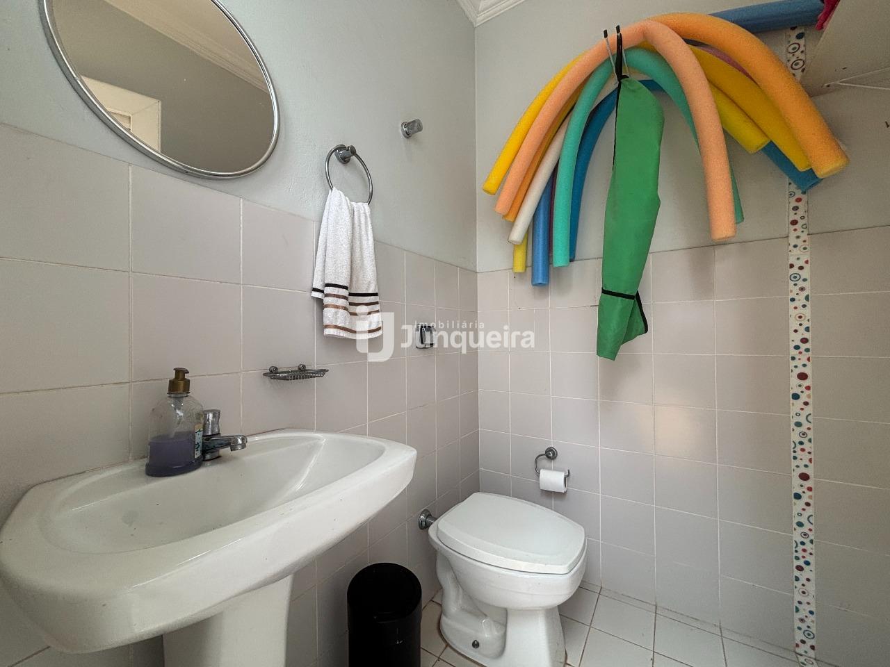 Casa em Condomínio à venda no Portal do Astúrias, 3 quartos, sendo 2 suítes, 4 vagas, no bairro Jardim Caxambu em Piracicaba - SP