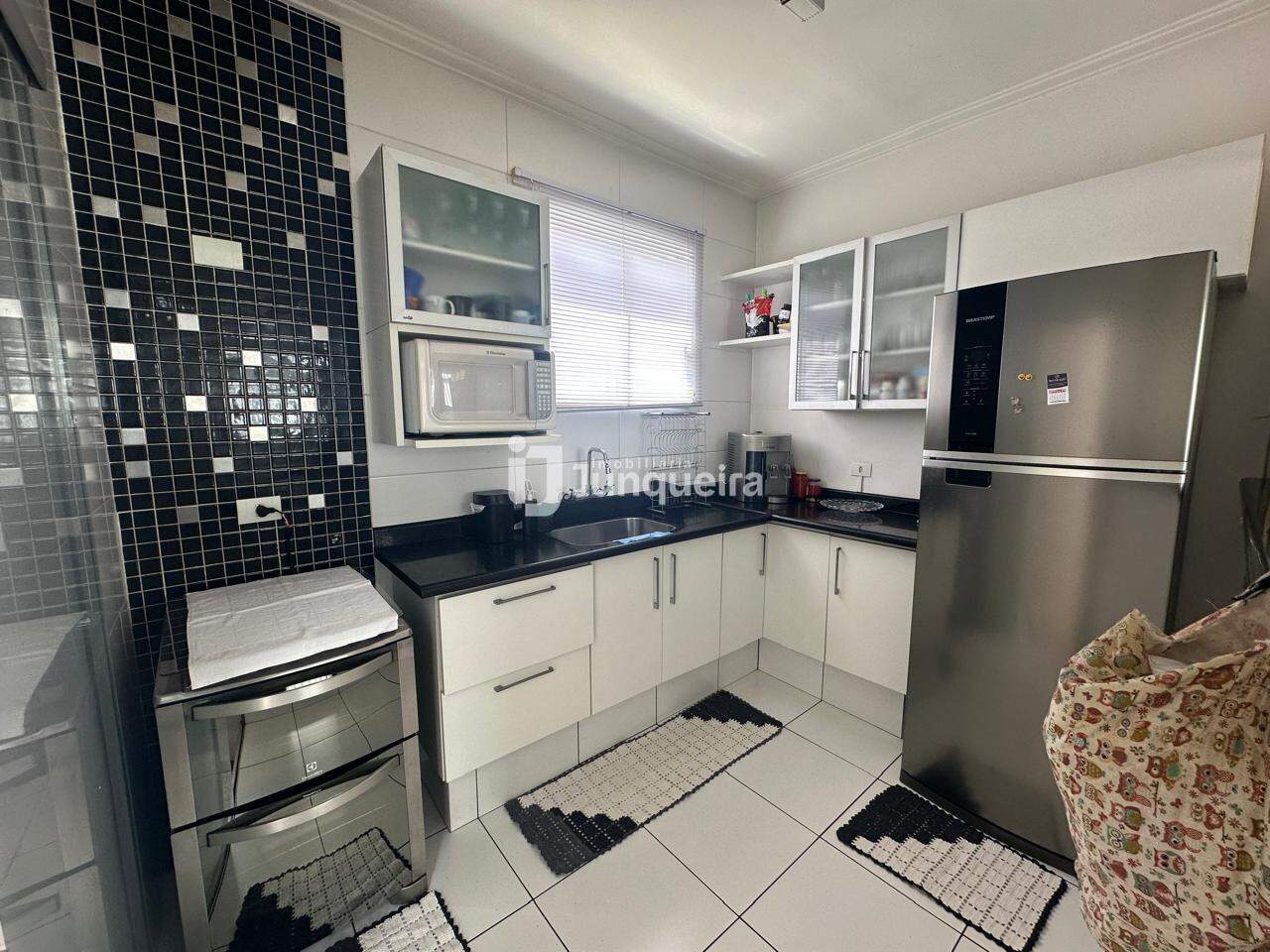 Casa à venda, 3 quartos, sendo 1 suíte, 2 vagas, no bairro Vila Rezende em Piracicaba - SP